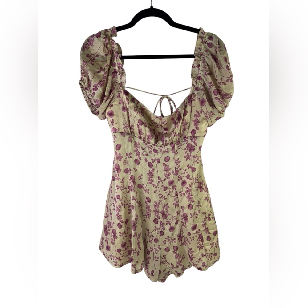Hello Molly floral print romper with puff sleeves and a tie-back detail size 8